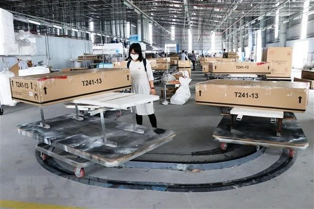 Thương hiệu gỗ công nghiệp chất lượng, uy tín bậc nhất 1 Xưởng sản xuất gỗ công nghiệp chuyên nghiệp với máy móc tân tiến