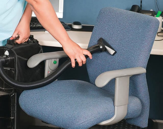 Hướng dẫn cách vệ sinh ghế nỉ văn phòng cơ bản 5 cách vệ sinh ghế nỉ văn phòng 1